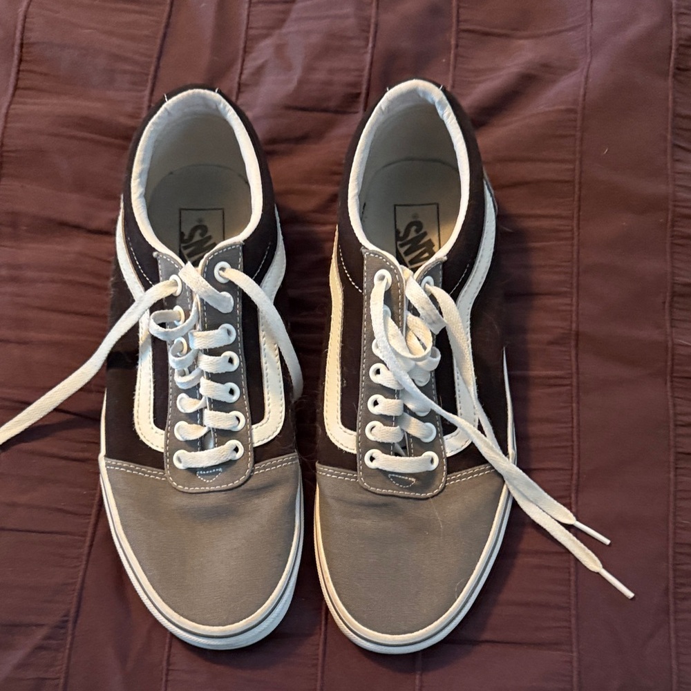 Vans Men's Black and White Sneakers
